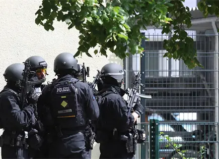 Adolescente de 16 años detenido tras herir a dos niñas en secundaria alemana Adolescente de 16 años detenido tras herir a dos niñas en secundaria alemana