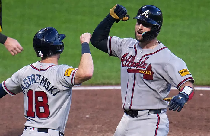 Bravos castigan a relevistas de Piratas para imponerse