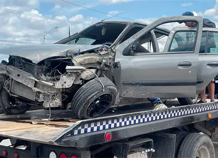 Conductor resulta ileso tras volcarse en el Perif&eacute;rico