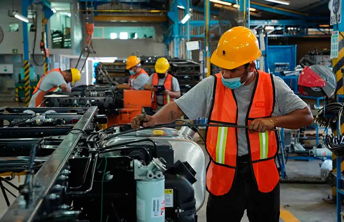 Crean más de 262 mil empleos formales