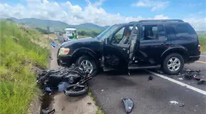 Fallece policía estatal en desigual choque carretero