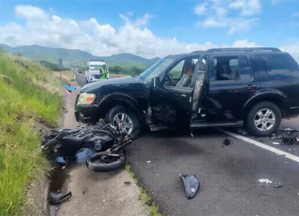Fallece polic&iacute;a estatal en desigual choque carretero