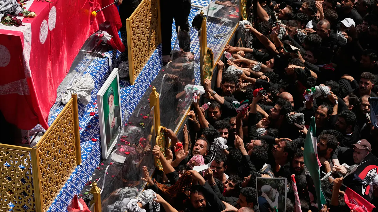 Miles acuden en Irak al funeral del líder supremo iraní Alí Jamenei