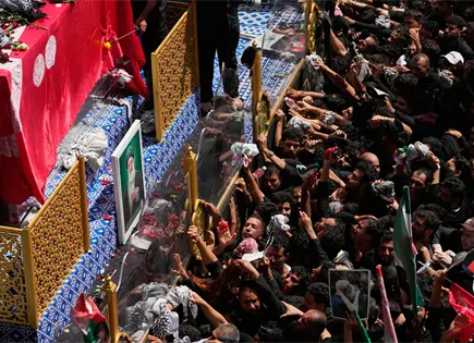 Miles acuden en Irak al funeral del líder supremo iraní Alí Jamenei Miles acuden en Irak al funeral del líder supremo iraní Alí Jamenei