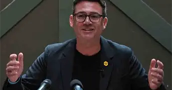 Burnham asegura el respaldo laborista