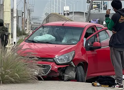 Fotos | Chocan en Circuito Potosí; sólo hay daños Fotos | Chocan en Circuito Potosí; sólo hay daños