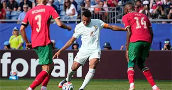 Francia supera a Marruecos