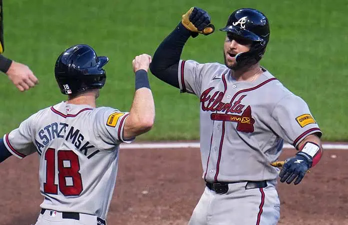Ganan Bravos ante Piratas