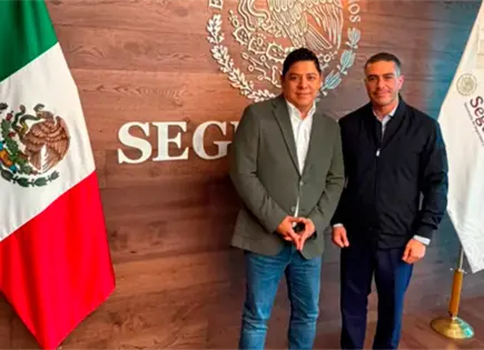 Gobierno Federal y SLP refuerzan seguridad en carreteras y zonas estratégicas Gobierno Federal y SLP refuerzan seguridad en carreteras y zonas estratégicas