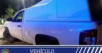 Hallan camioneta robada abandonada en la Alameda