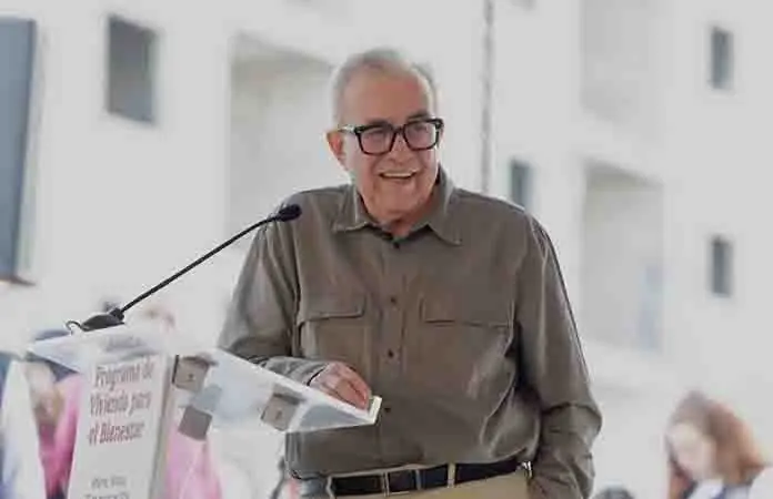 Rub&eacute;n Rocha solicita licencia indefinida a la gubernatura de Sinaloa