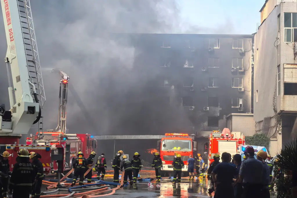 Incendio en fábrica de calzado en Fujian deja 28 muertos