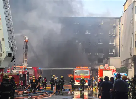 Incendio en f&aacute;brica de calzado en Fujian deja 28 muertos