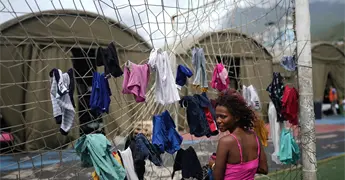 V&iacute;ctimas de sismos en Venezuela buscan ayuda humanitaria masiva