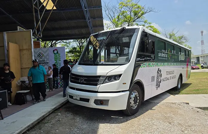 Dona Gallardo Cardona autobús al Tecnológico