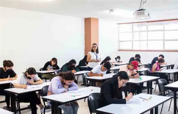Falta de recursos afecta cupos de la Universidad Falta de recursos afecta cupos de la Universidad
