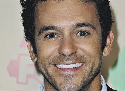 FRED SAVAGE CUMPLE 50 AÑOS FRED SAVAGE CUMPLE 50 AÑOS