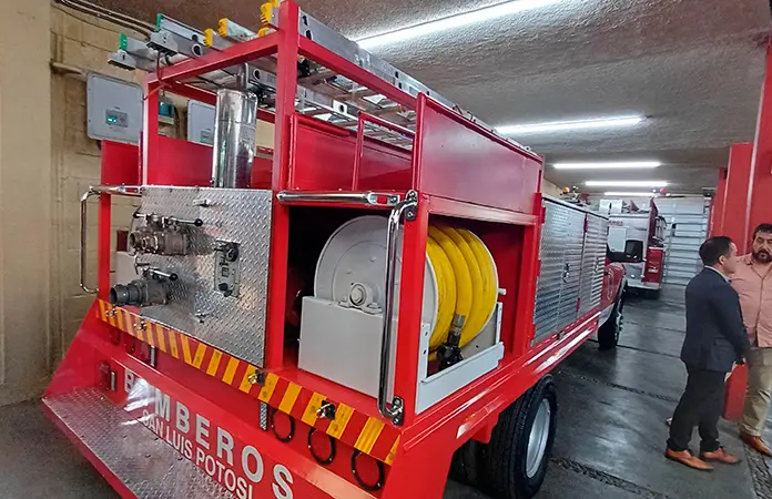 Patronato de Bomberos entrega 4.5 mdp en equipo