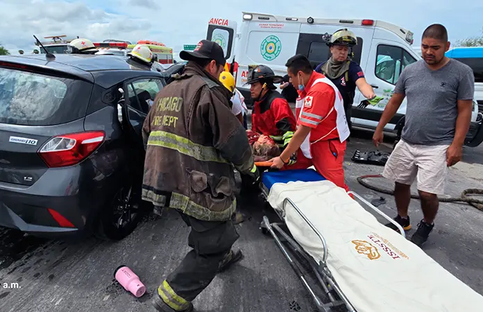 Aparatoso accidente deja varios lesionados