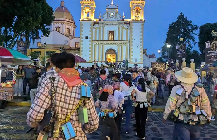 Celebran la Noche de los Cencerros