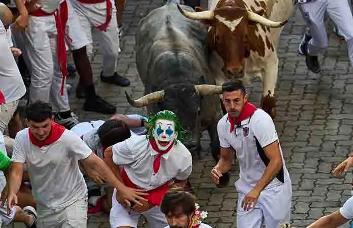 Joven, corneada en el rostro en Sanfermines