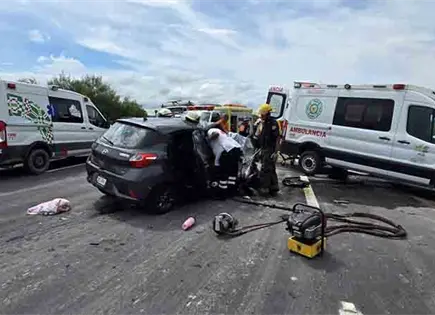 Par de heridos graves, saldo de siniestro carretero