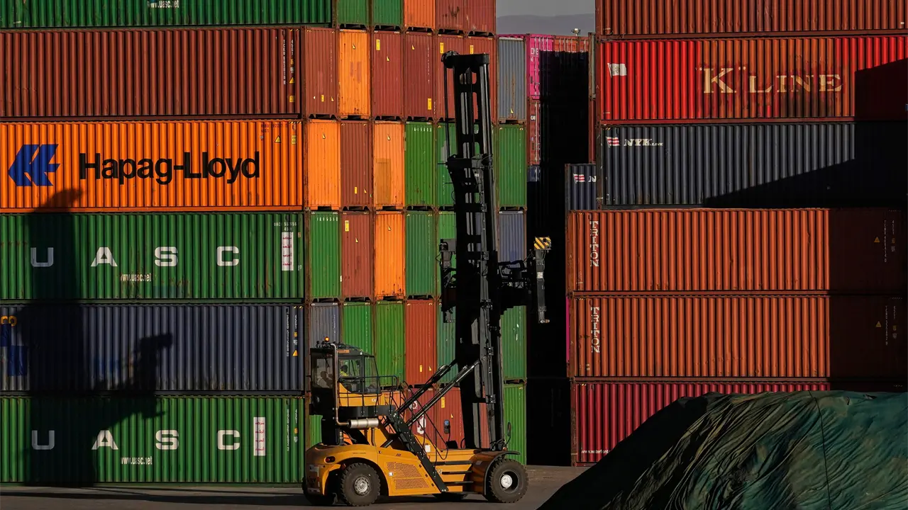 Sudáfrica pide a EE.UU. exención de arancel por trabajo forzoso