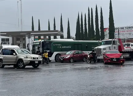 Choque en Circuito Potosí deja cuantiosos daños Choque en Circuito Potosí deja cuantiosos daños