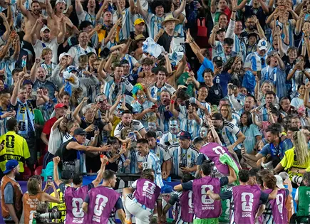 Celebración de Lautaro Martínez tras gol clave en victoria argentina Celebración de Lautaro Martínez tras gol clave en victoria argentina