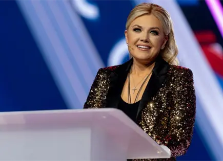 Erika Kirk genera pol&eacute;mica por propuesta de voto por hogar en Texas