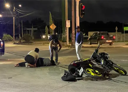 Motociclista resulta lesionado tras choque cerca de Fenapo