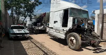 Durante cateo, aseguran tr&aacute;ilers robados con la carga
