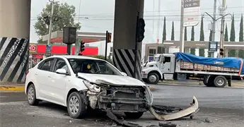 Fuertes da&ntilde;os dejan accidentes en Perif&eacute;rico