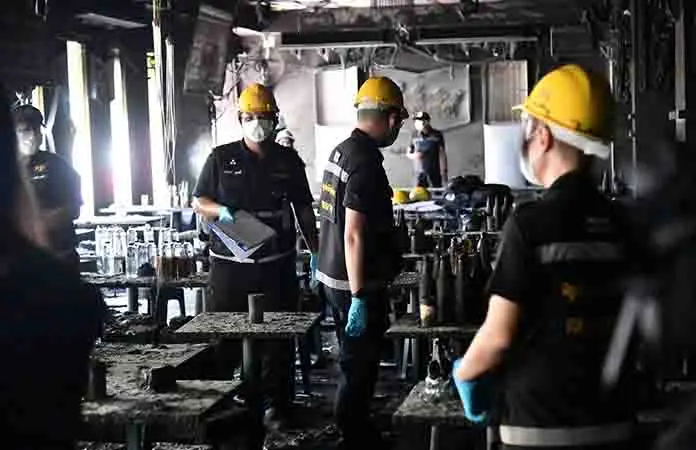 Víctimas, atrapadas en los baños del bar