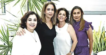 AMIGAS POR SIEMPRE FESTEJAN SUS CUMPLEAÑOS AMIGAS POR SIEMPRE FESTEJAN SUS CUMPLEAÑOS