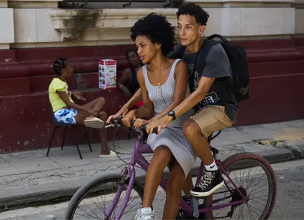 Cuba sufre apag&oacute;n nacional por desconexi&oacute;n del Sistema Energ&eacute;tico