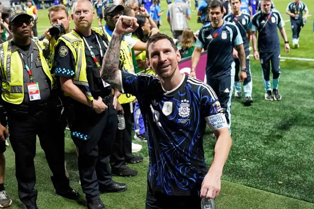 Lionel Messi respondió otra vez para sacar adelante a sus compañeros.