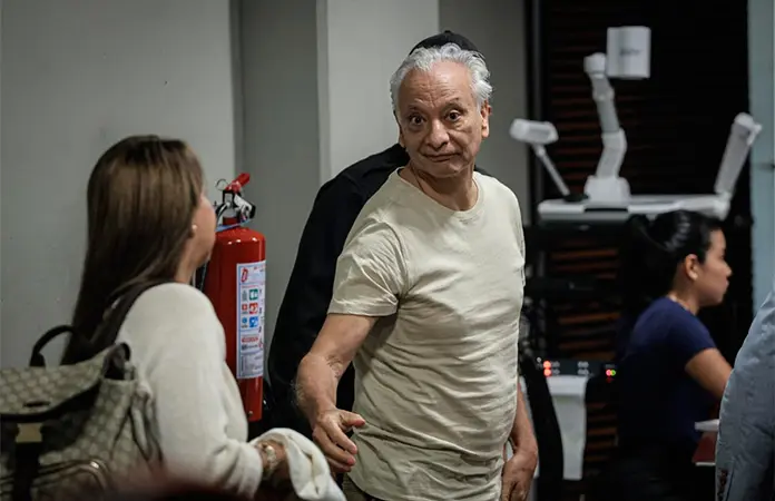 Sale del penal ex director de Pemex