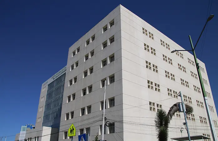 Faltan especialistas en hospitales de SLP, admite Salud