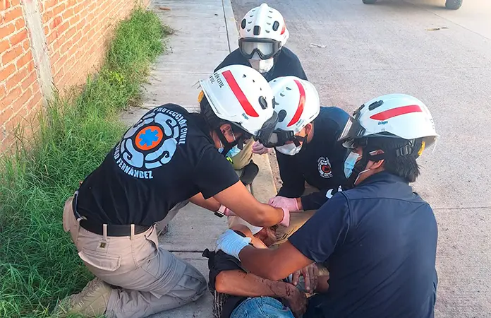 Adulto, macheteado por otro sujeto