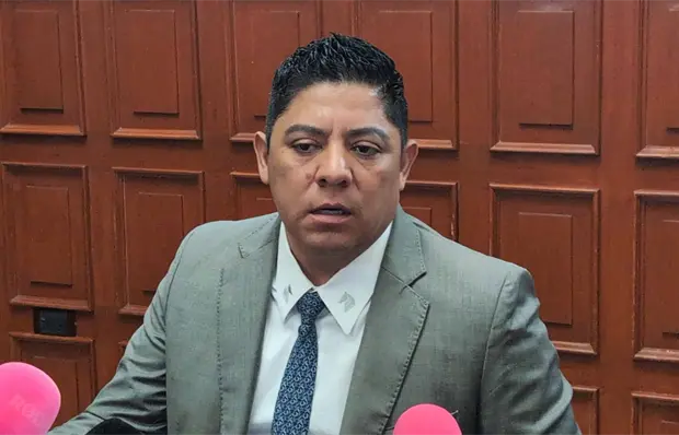 Gallardo firma iniciativa que tumba la Ley Serrano