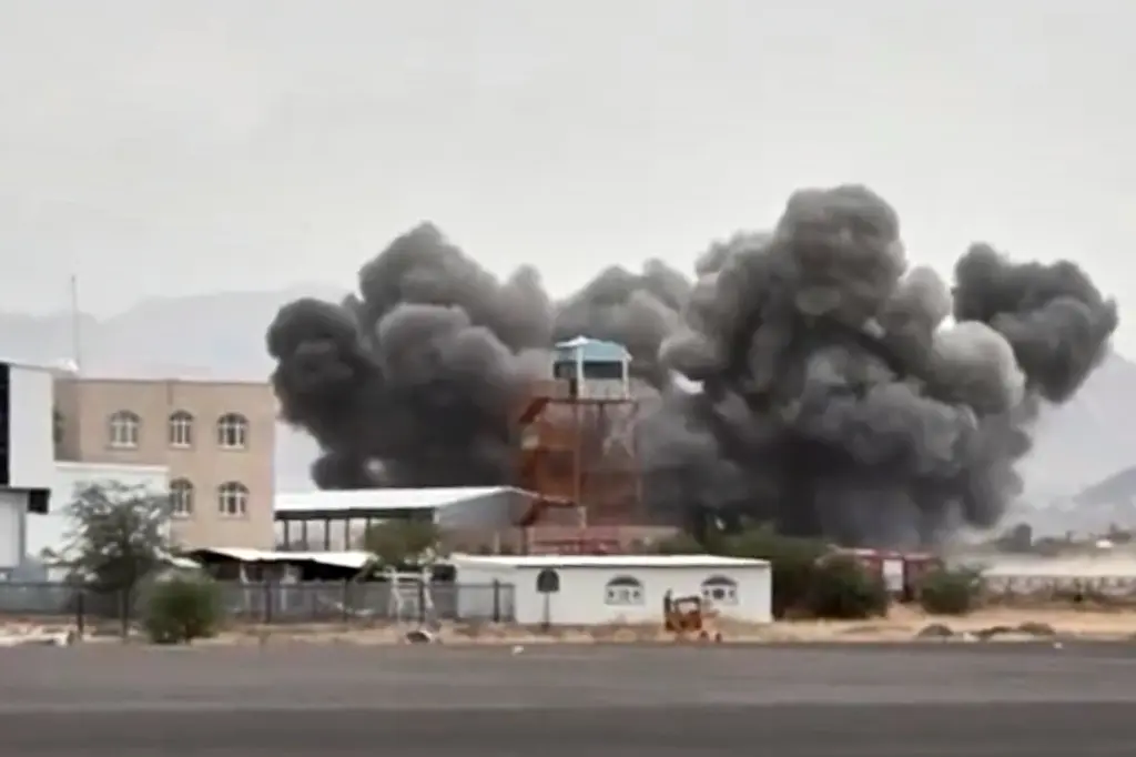 Hutíes en Yemen anuncian ofensiva tras ataques a aeropuertos