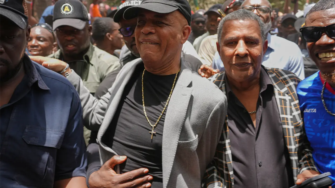 Michel Martelly regresó a Haití en visita poco frecuente