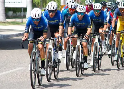 Canel&acute;s-Java pele&oacute; la victoria en Huatulco