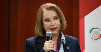 Laura Itzel Castillo pospone informe por fractura de tobillo