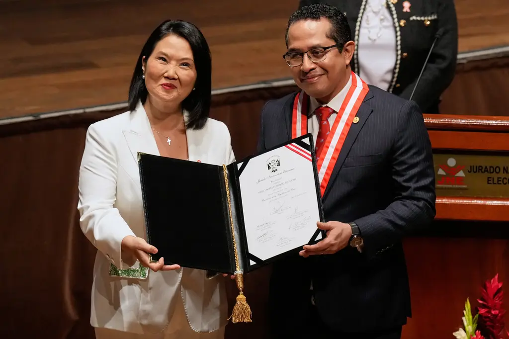 Keiko Fujimori visita palacio de gobierno tras ganar presidencia
