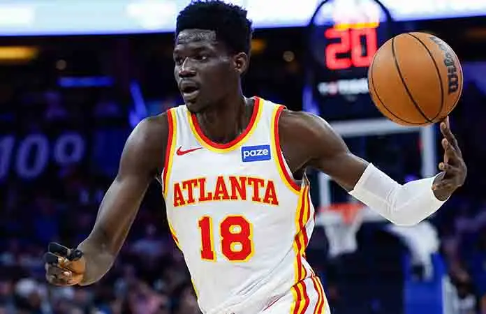 Los Hawks temen un arranque sin Gueye