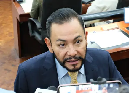 No se cuestiona a los eventos del PAN, PRI y Somos MX, reclama Serrano