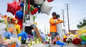 Organizan vigilia por el mexicano abatido por ICE