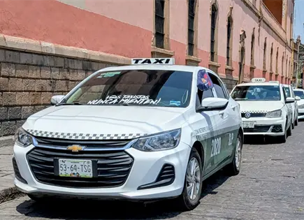 Persisten los taxis tuneados: SCT Persisten los taxis tuneados: SCT